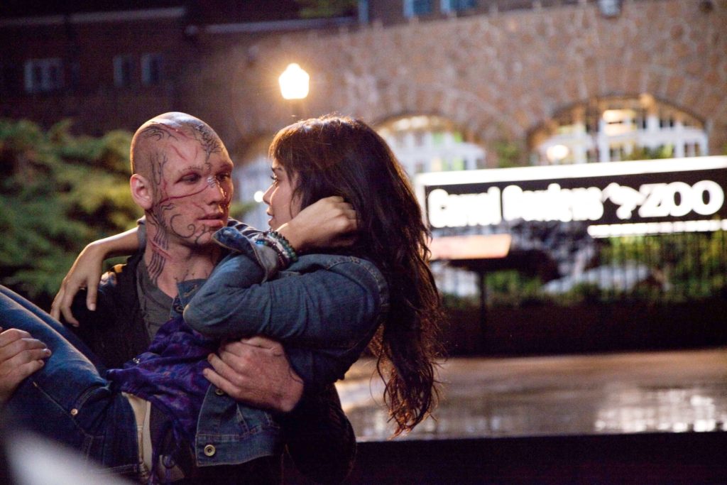 A modern Beauty and the Beast, Beastly is a dramatic tale of falling in love with the unexpected