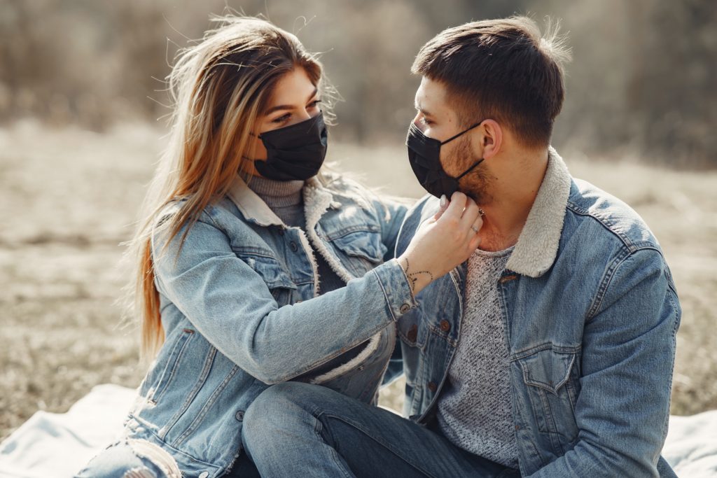 Make sure you're both masked up for your social distancing date
